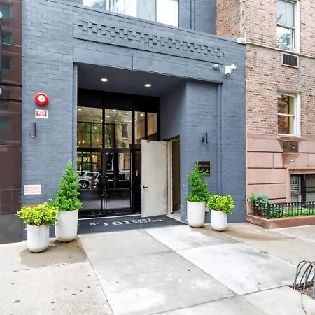 E Village 1br W Wd On Prime Corner Nyc-858 *