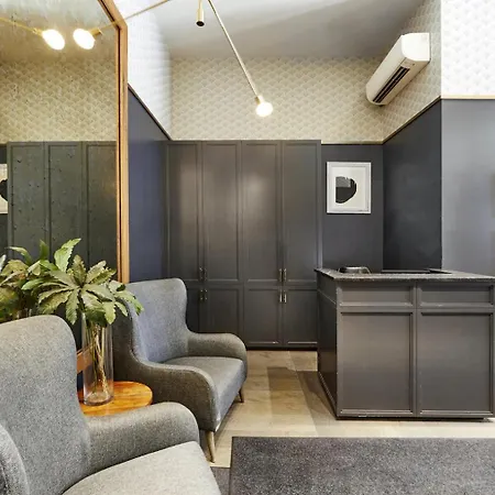 E Village 1br W Wd On Prime Corner Nyc-858 * New York