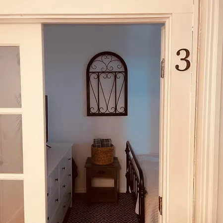 Apartment Private In Townhouse W 2 Baths Fq Beds 1-3ppl *