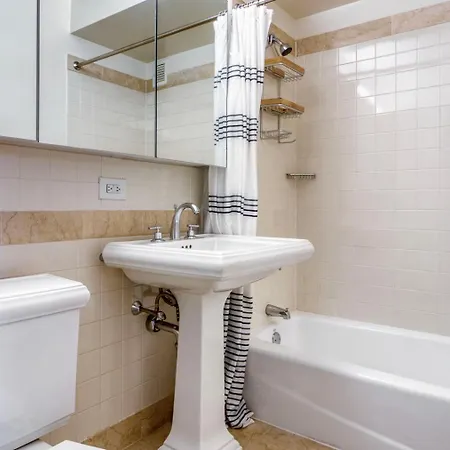Apartment Upper West Side 2br W Rooftop Gym Nr Park Nyc-1216