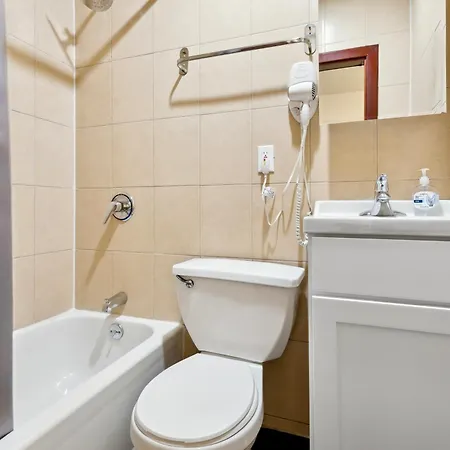 2 Bedroom Cozy Next To Rockefeller Center Apartment *