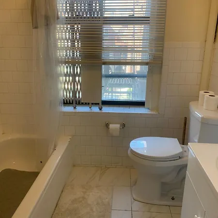 2 Bedroom 1f Apartment New York
