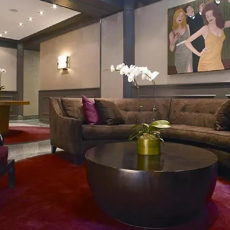 Global Luxury At Ritz Plaza