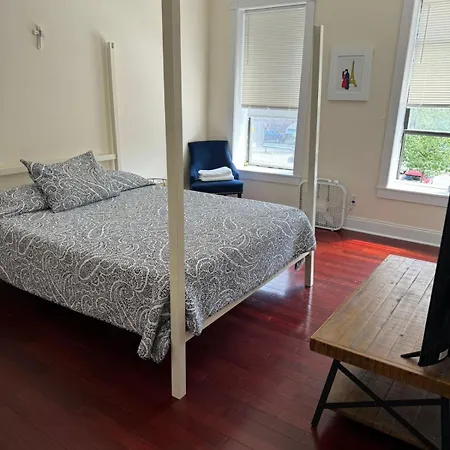 The Central Park By Broadway Guest house