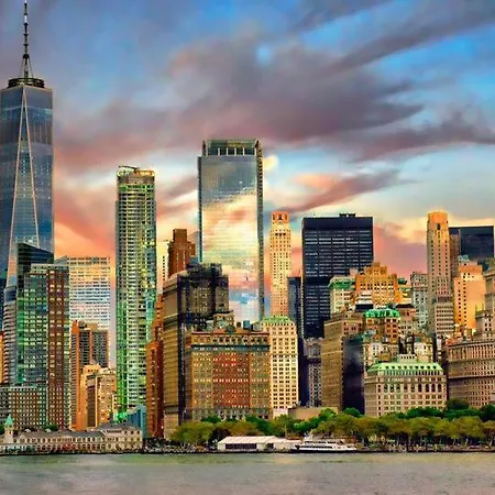 Apartment 2 Stops To Manhattan, 3 Bedrooms In Lic !