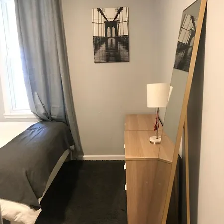 Apartment 30 Mins To Times Sq!!!! *