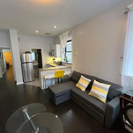 3 Bedroom, Central Location In Manhattan!! Apartment *