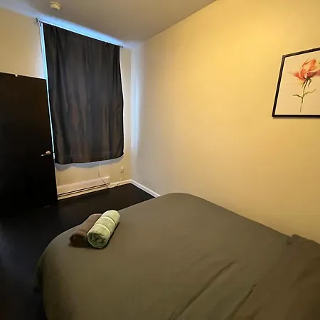 Apartment 3 Bedroom, Central Location In Manhattan!!