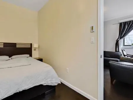 3 Bedroom, Central Location In Manhattan!! * New York