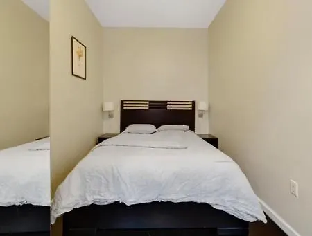 3 Bedroom, Central Location In Manhattan!! *