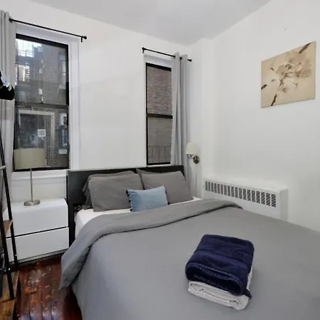 Monthly Nyc Rentals- Stylish 2 Bedroom Unit Apartment New York