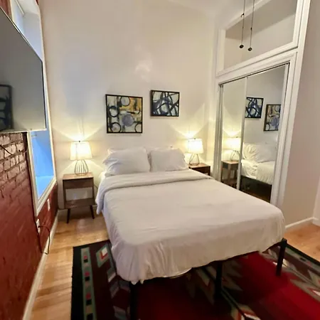 Monthly Nyc Rentals- Comfortable 2 Bedroom Apartment *