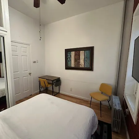 Monthly Nyc Rentals- Comfortable 2 Bedroom