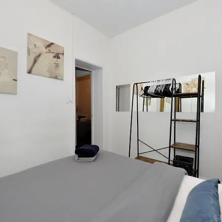 Monthly Nyc Rentals- Stylish 2 Bedroom Unit *