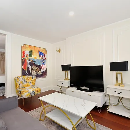 Apartment Monthly Nyc Rentals- Lovely 2 Bedroom *