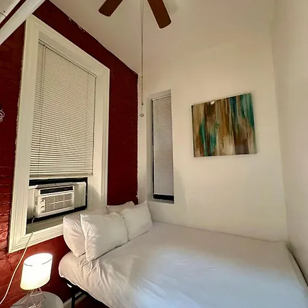 Apartment Monthly Nyc Rentals- Comfortable 2 Bedroom New York