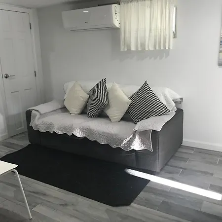 25-30 Mins To Times Sq! Apartment *