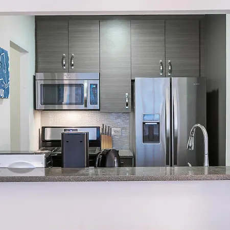 Stunning One Bd At East Side