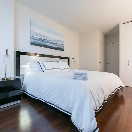 Stunning One Bd At East Side *