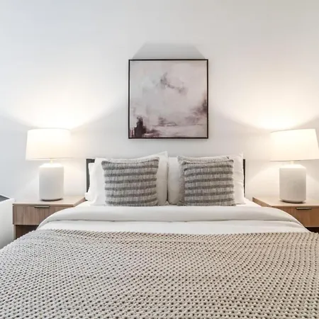 Manhattan Luxury 4 *