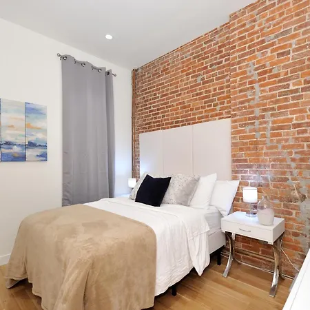 Monthly Nyc Rentals- Stunning 2 Bedroom Apt