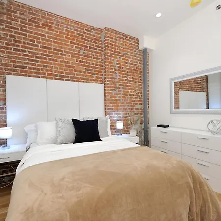 Apartment Monthly Nyc Rentals- Stunning 2 Bedroom Apt New York