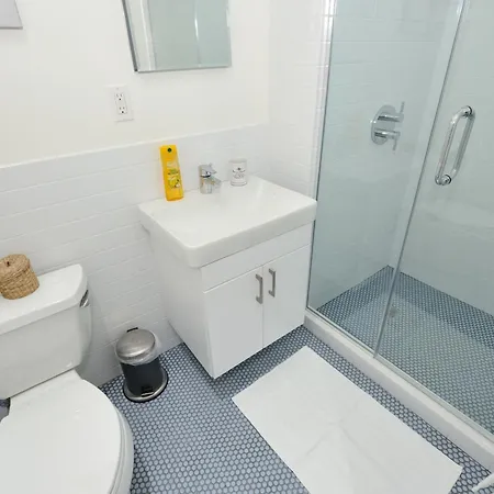Monthly Nyc Rentals- Stunning 2 Bedroom Apt Apartment *