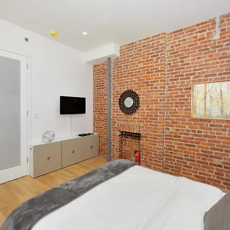 Monthly Nyc Rentals- Stunning 2 Bedroom Apt * New York