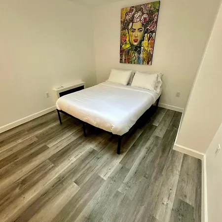 Monthly Nyc Rentals- Beautiful 2 Bedroom 2 Ba Unit * New York