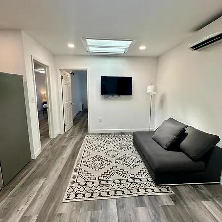Apartment Monthly Nyc Rentals- Beautiful 2 Bedroom 2 Ba Unit
