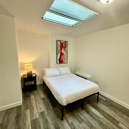 Apartment Monthly Nyc Rentals- Beautiful 2 Bedroom 2 Ba Unit New York