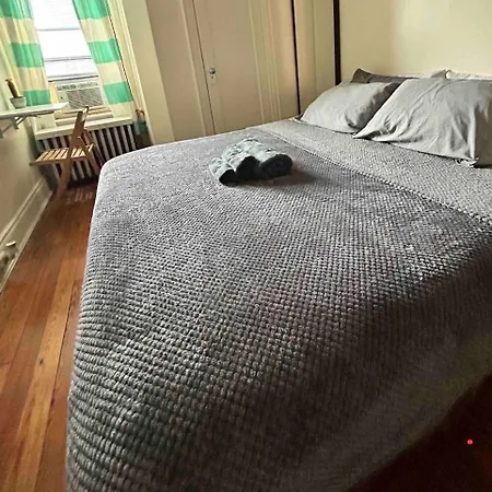 New York Apartment *