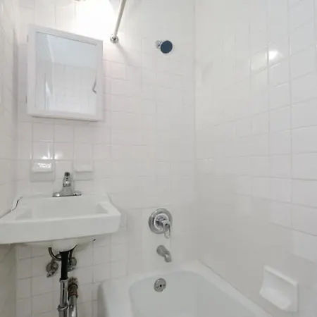 Monthly Nyc - 1 Bedroom Unit In Prime Location Apartment New York