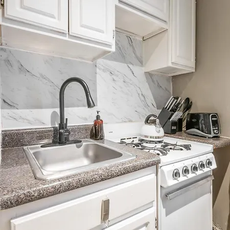 Monthly Nyc Rentals- Amazing 1 Bedroom Unit New York