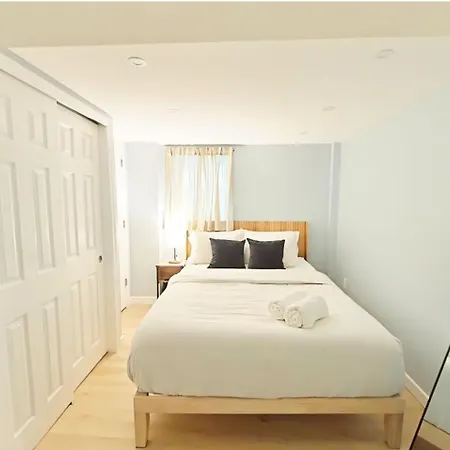 One Bedroom With Ac And Wifi In The Bronx Apartment New York