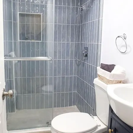 One Bedroom With Ac And Wifi In The Bronx