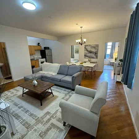 Apartment Bright 3 Bedroom In East Harlem! New York
