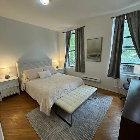 Apartment Bright 3 Bedroom In East Harlem! New York