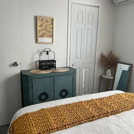 Apartment Cozy Lovely 2 Bedroom Apt, 5 Mins From Jfk New York