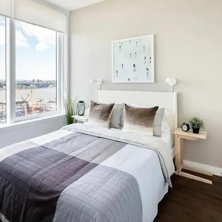 Time Square Aparthotel 4*