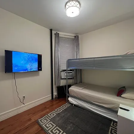 Central Park Plaza Apartment *