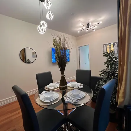 Central Park Plaza Apartment *