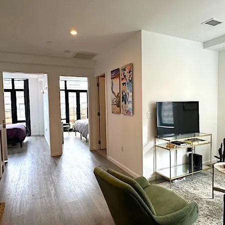 Huge Modern 2 Bedroom In Little Italy Apartment New York