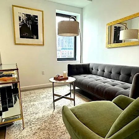 Huge Modern 2 Bedroom In Little Italy Apartment