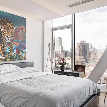 Apartment Travive Brand New Five Bedroom Penthouse *