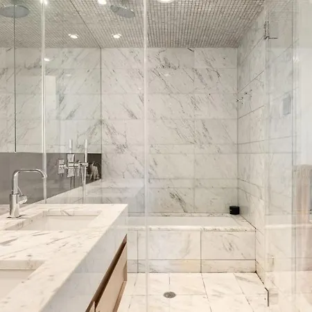 Apartment Travive Brand New Five Bedroom Penthouse New York