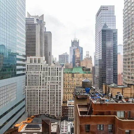 Blueground Midtown Doorman Gym Nr Times Sq Nyc-1411 Apartment