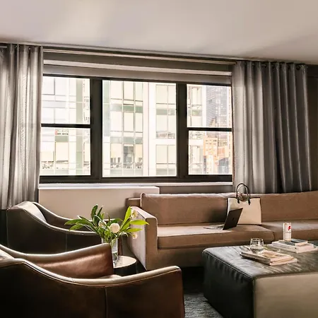 Nester Finn Grand Central 4*