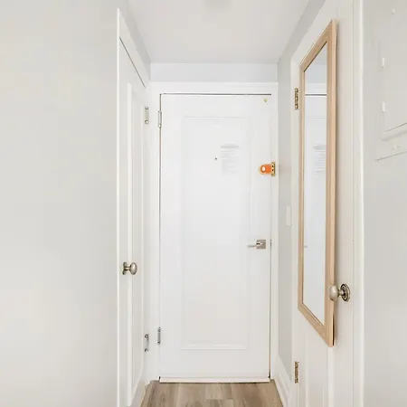 73-318 New Uws Doorman Gym New York