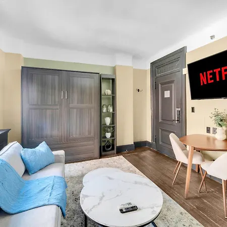 Apartment Cozy 2br W Gym Walk To Times Square *